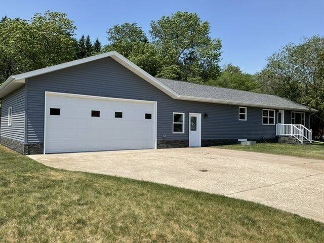 Single Family 3BR - 808 5th Ave SW, Rugby, ND