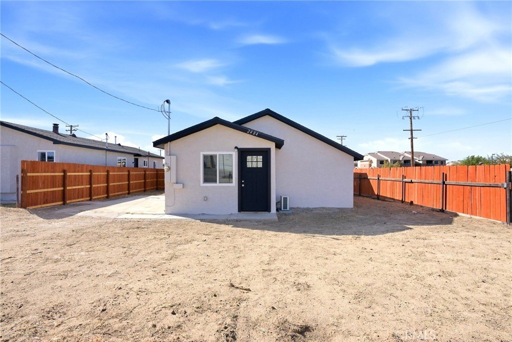 Single Family 2BR 1BA - 2484 Nadean, Mojave, CA