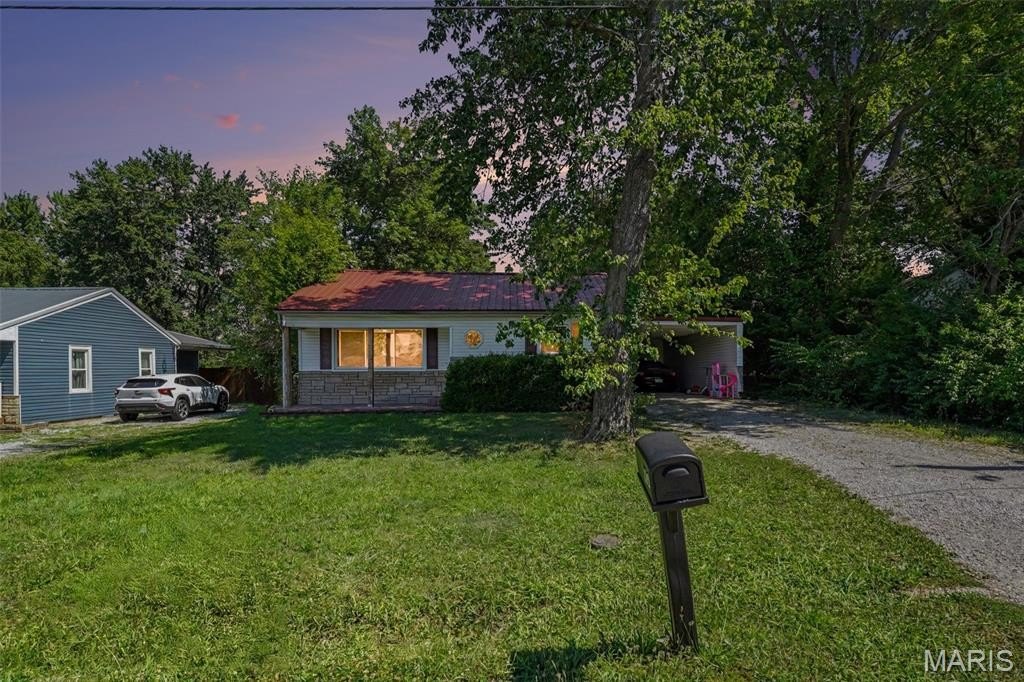 Single Family 2BR 1BA - 930 York Road, Mount Vernon, IL