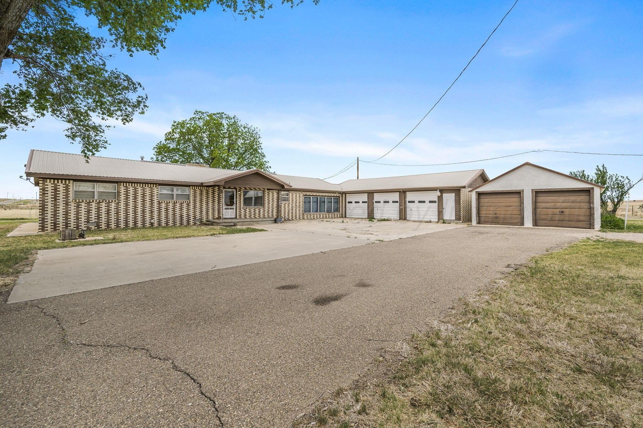 Single Family 3BR 2BA - 8616 Farm To Market 48, Mobeetie, TX