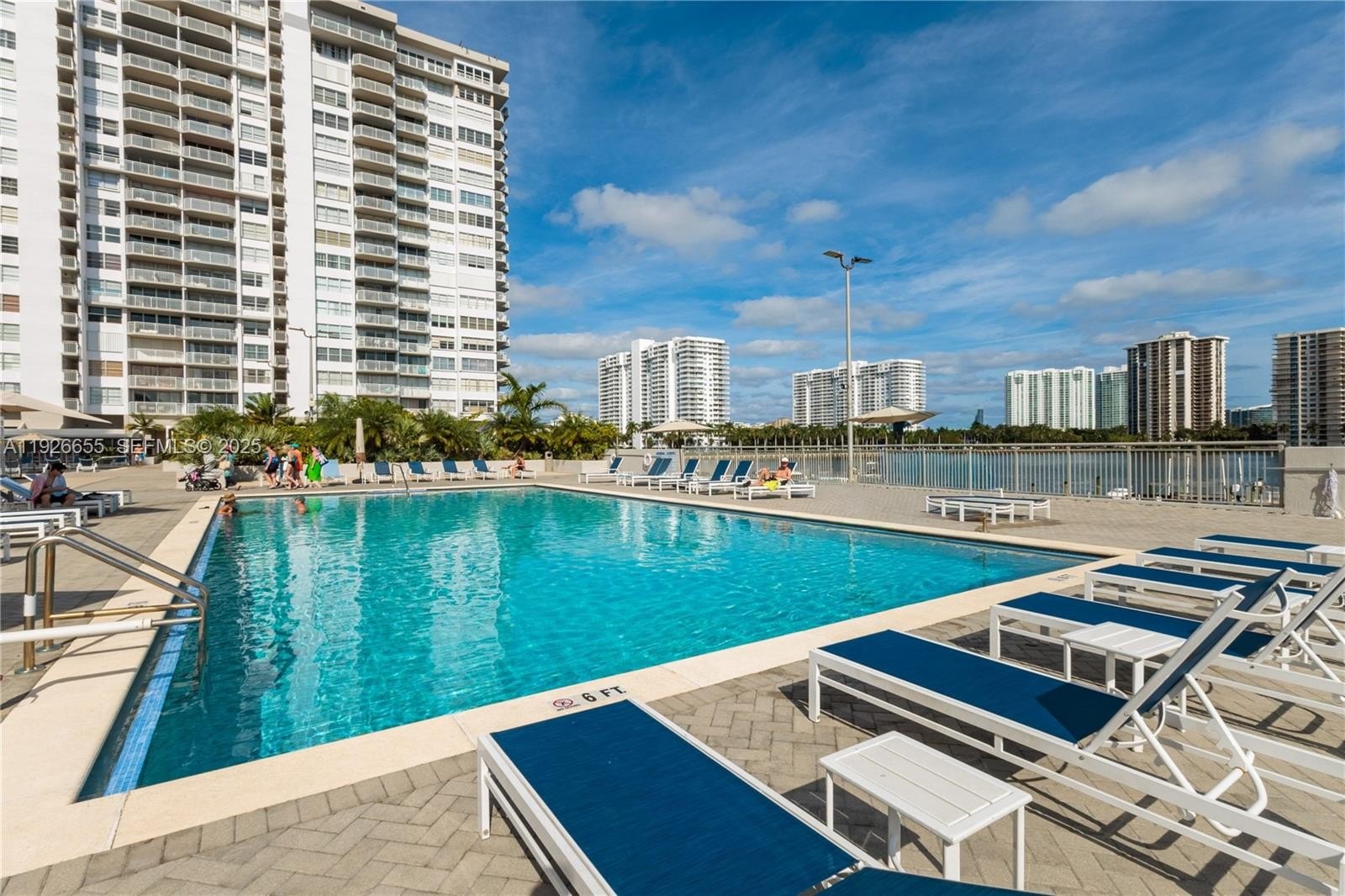Condo 2BR 2BA - 18011 Biscayne Blvd, Aventura, FL