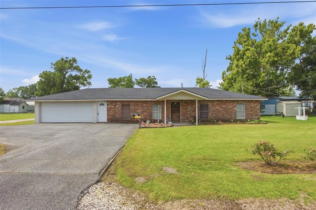 Single Family 3BR 3BA - 205 Vickie Ln Lane, Lake Charles, LA