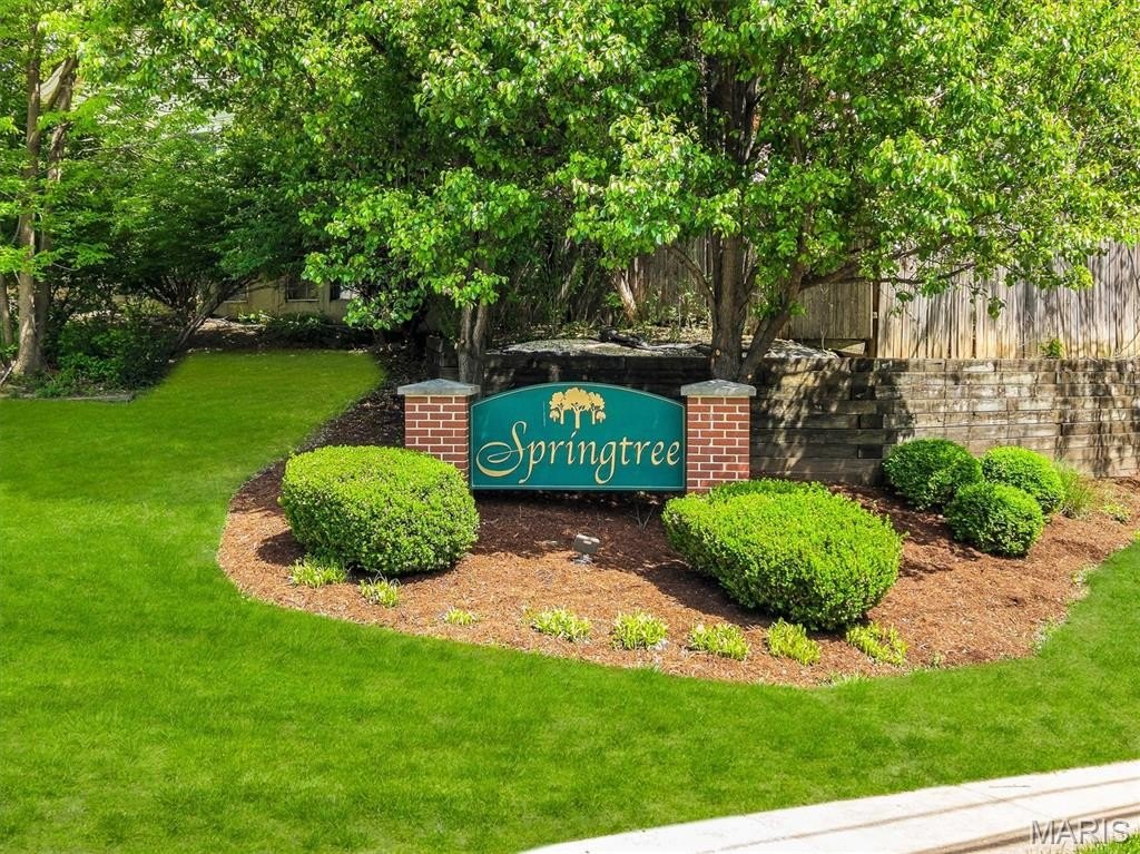 Single Family 4BR 3BA - 1912 Springtree Drive, Maryland Heights, MO
