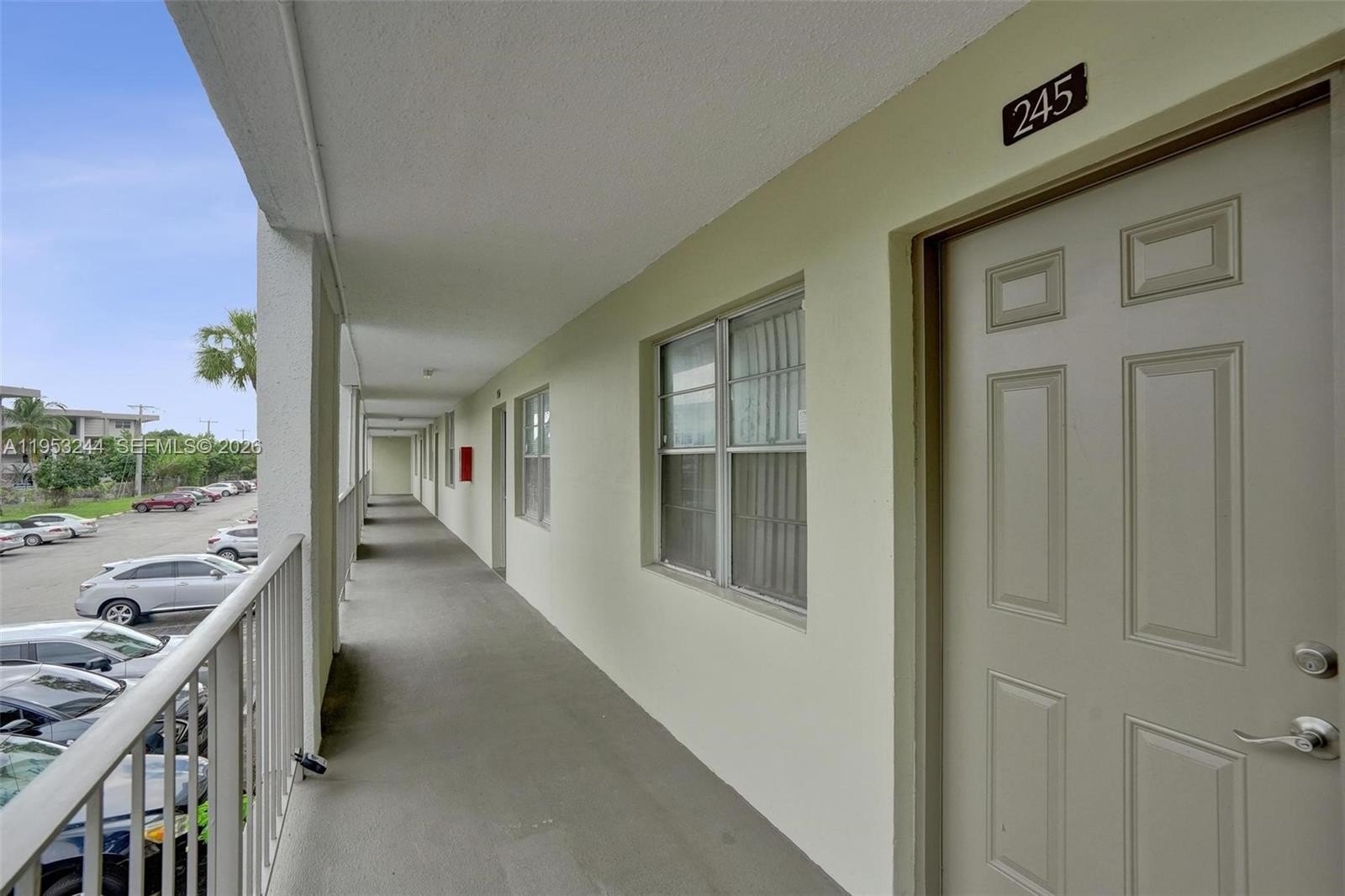 Condo 1BR 1BA - 2999 NW 48th Ave, Lauderdale Lakes, FL