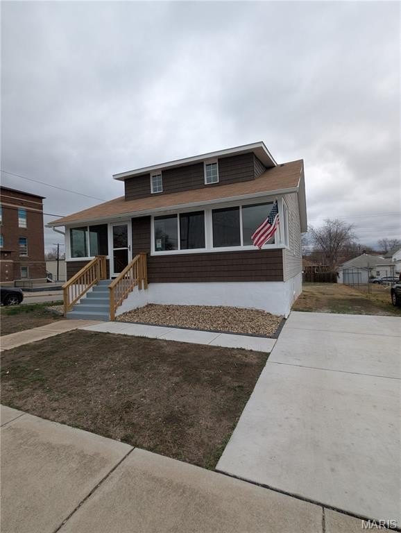 Single Family 3BR 2BA - 401 E Acton Avenue, Wood River, IL
