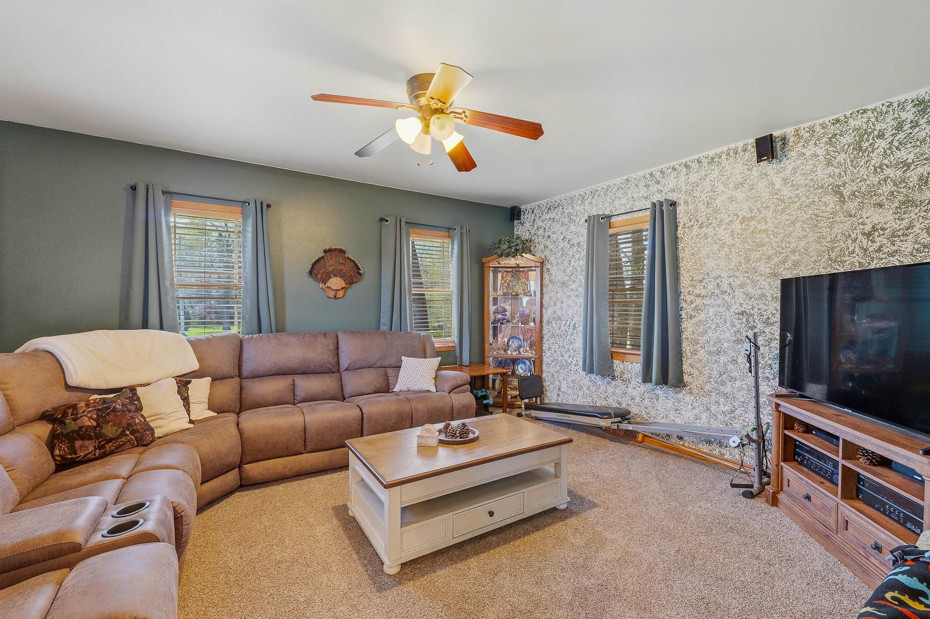 Single Family 4BR 2BA - W7892 County W Road, Beaver Dam, WI