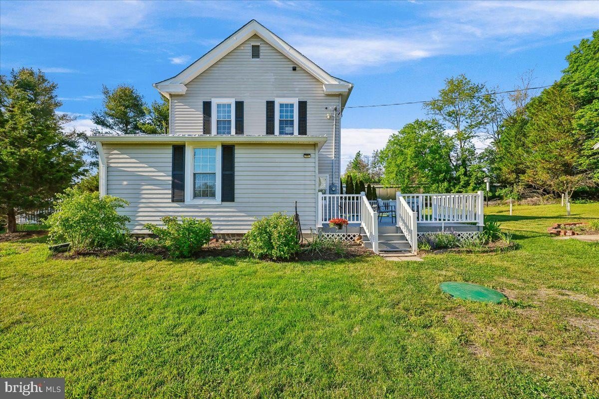 Single Family 3BR 2BA - 22165 BIG WOODS RD, DICKERSON, MD