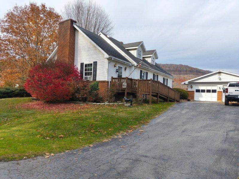 Single Family 4BR 2BA - 191 Young Street, RUPERT, WV