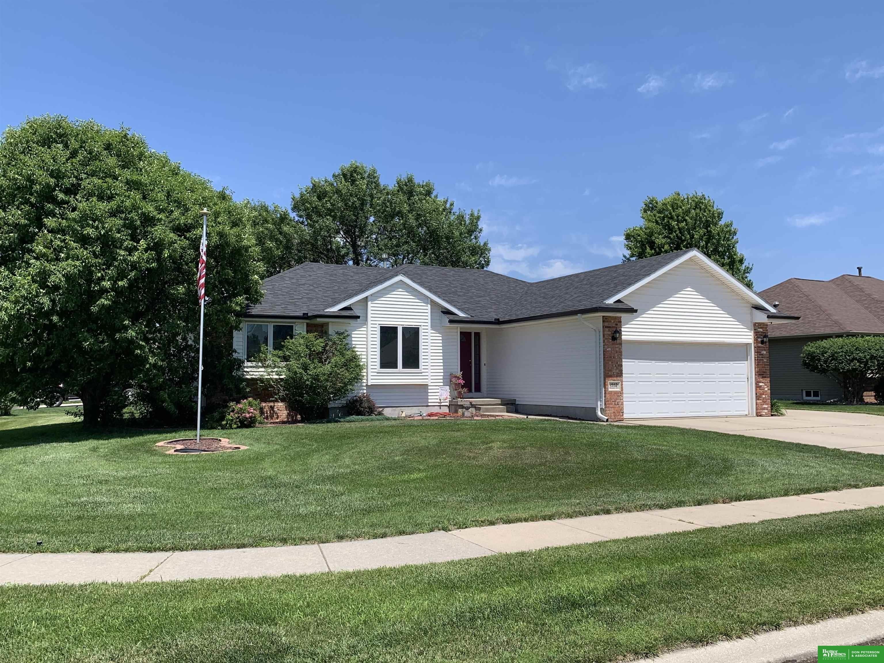 Single Family 3BR 2BA - 1552 Brewer Drive, Fremont, NE
