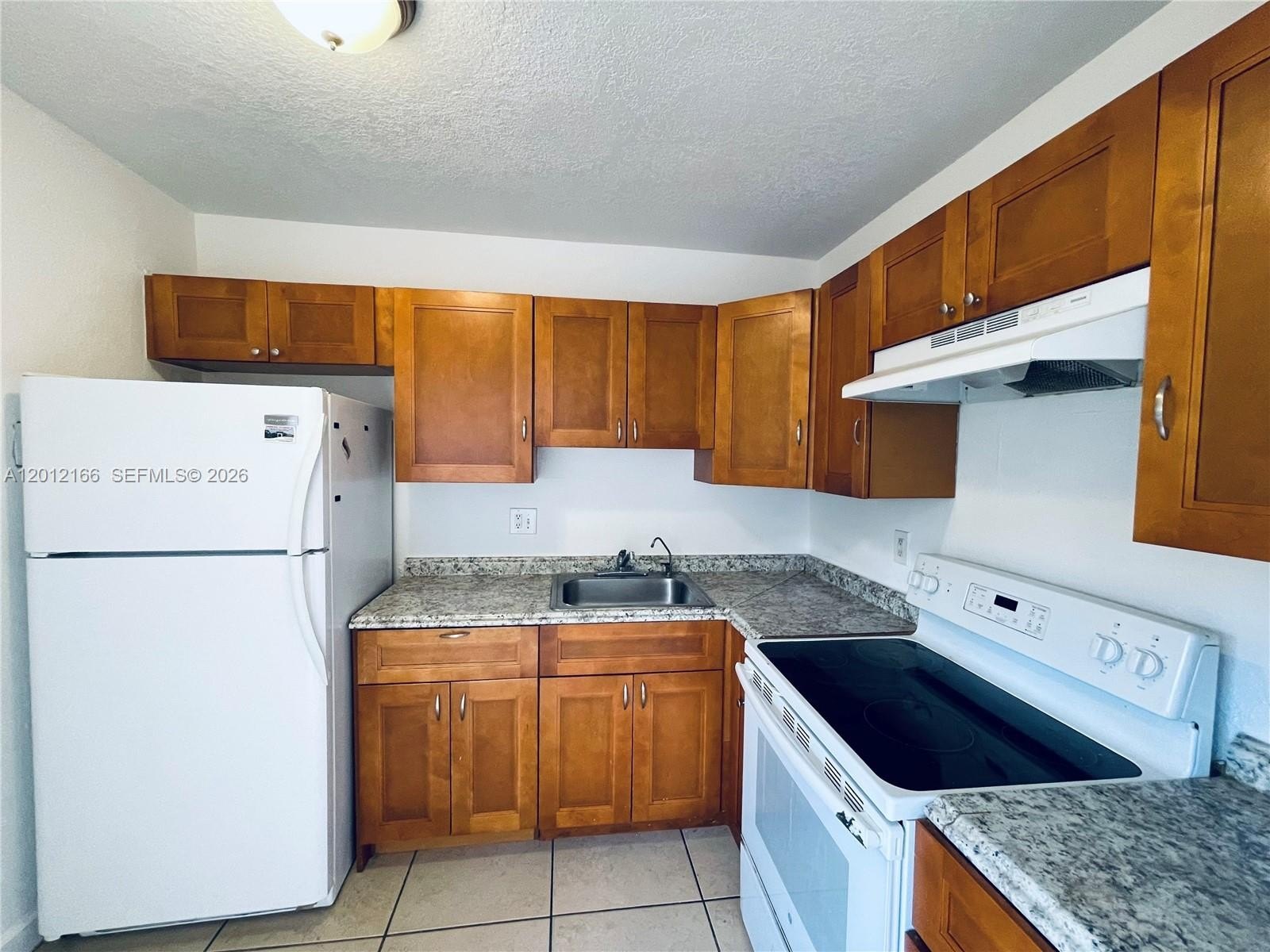 Single Family 2BR 2BA - 825 NW 46th Ave, Plantation, FL