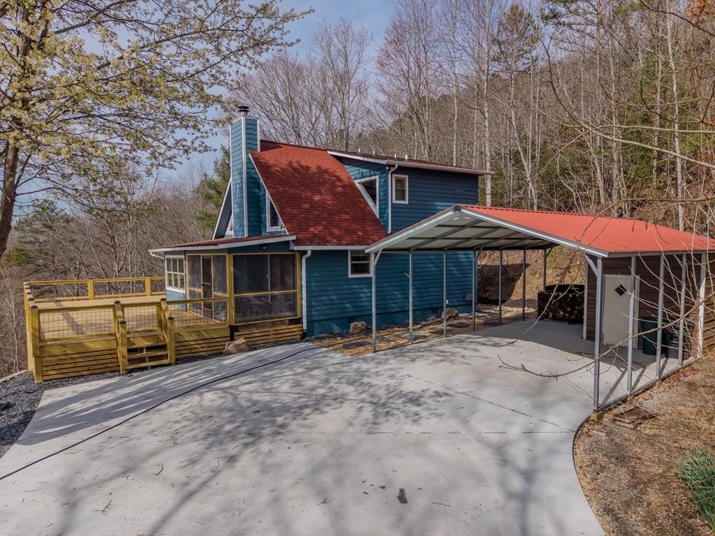 Single Family 2BR 2BA - 355 Up The Creek Trail, Hayesville, NC