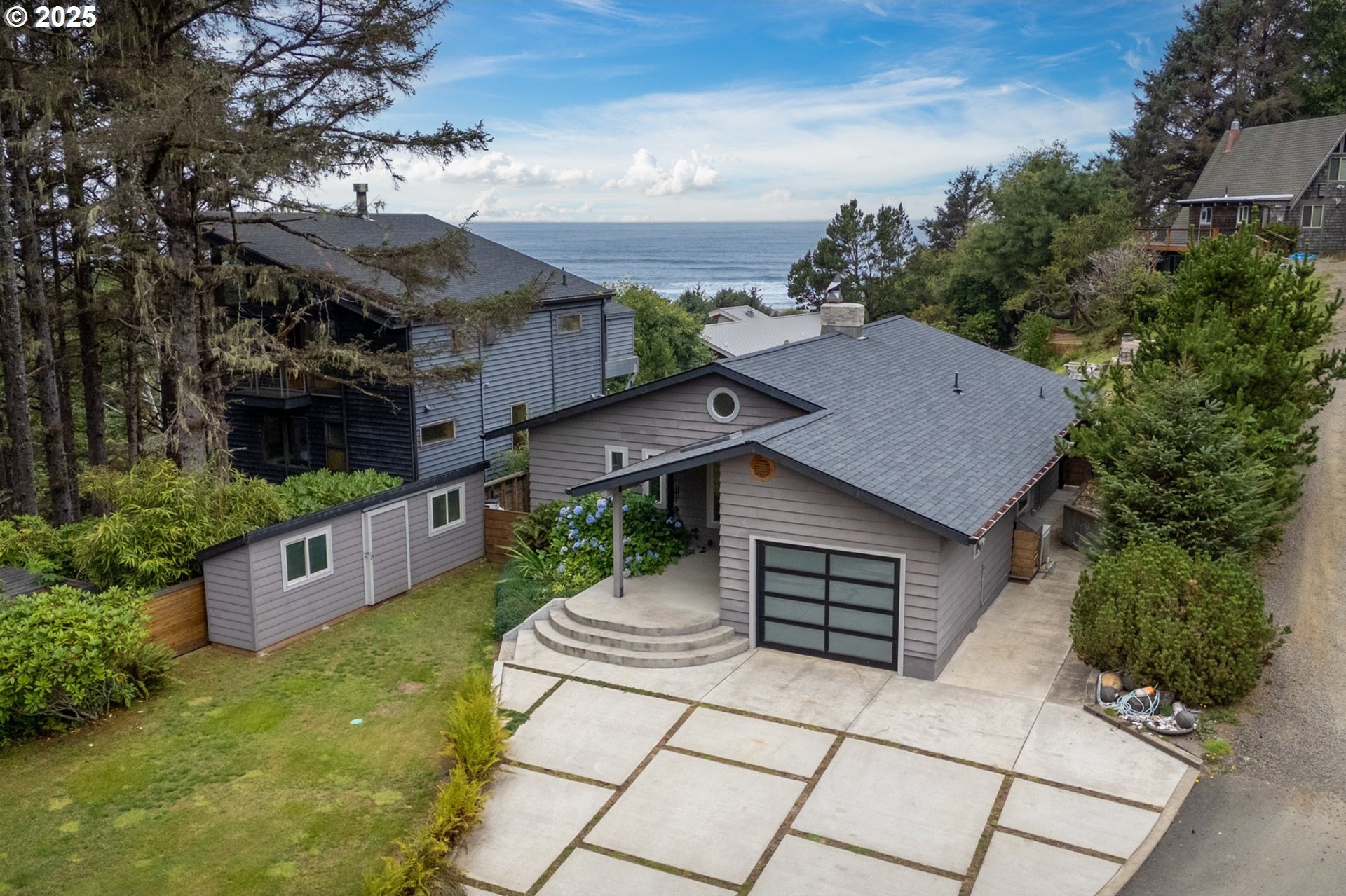 Single Family 4BR 3BA - 49750 NESCOVE Dr, Neskowin, OR