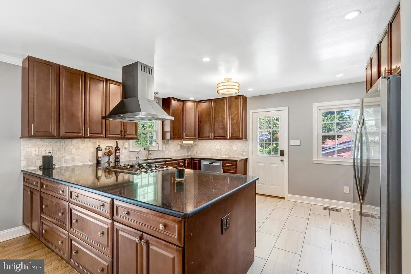 Single Family 6BR 3BA - 9008 PATTON BLVD, ALEXANDRIA, VA