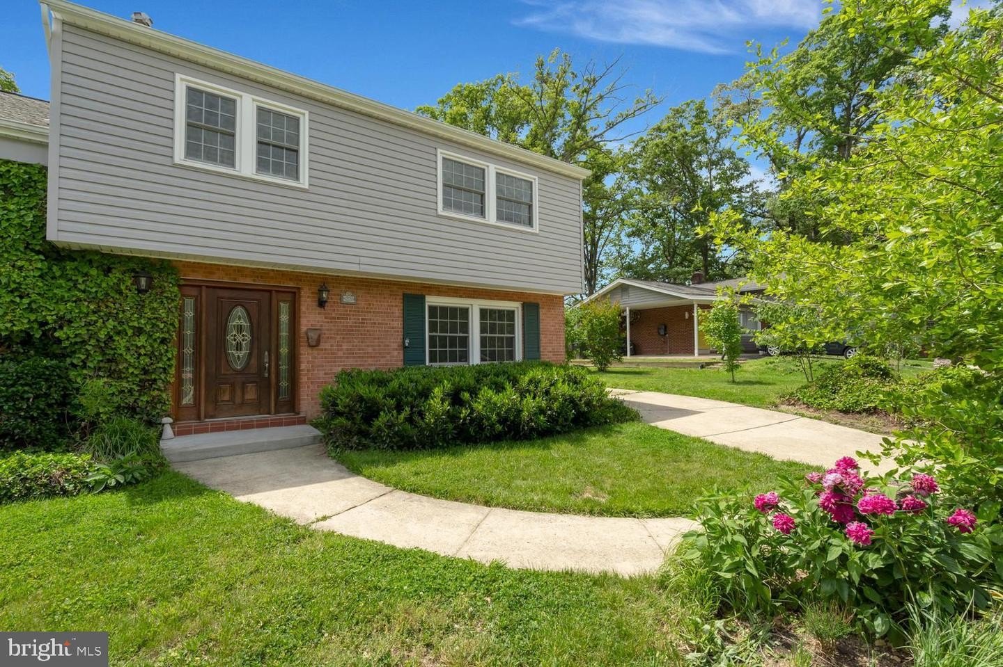 Single Family 4BR 3BA - 8339 WAGON WHEEL RD, ALEXANDRIA, VA