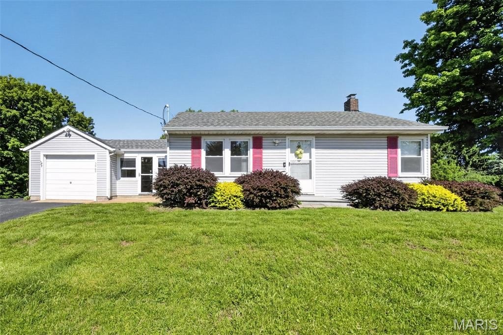 Single Family 2BR 1BA - 3909 Shackelford Road, Florissant, MO