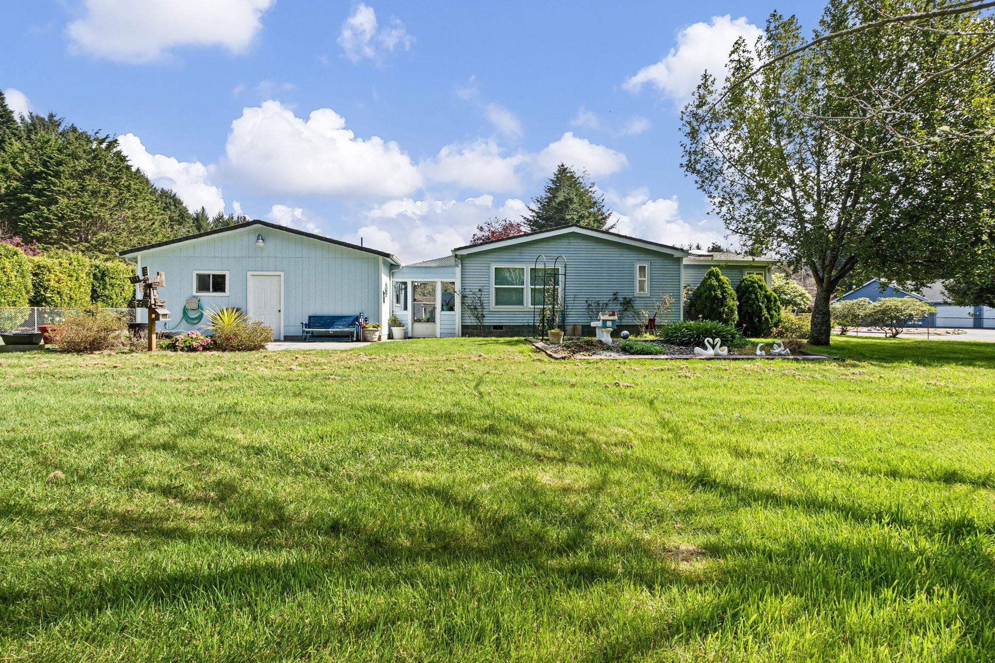 Single Family 3BR 3BA - 100 Skycrest, Crescent City, CA