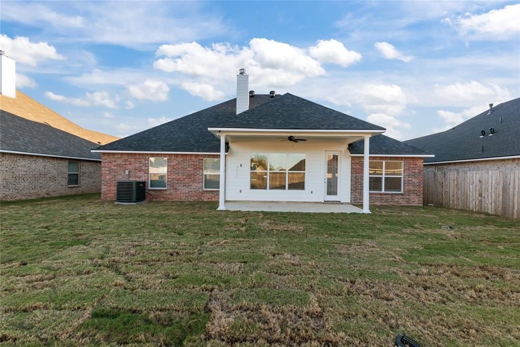 Single Family 4BR 2BA - 331 Prien Lake Loop, Bossier City, LA