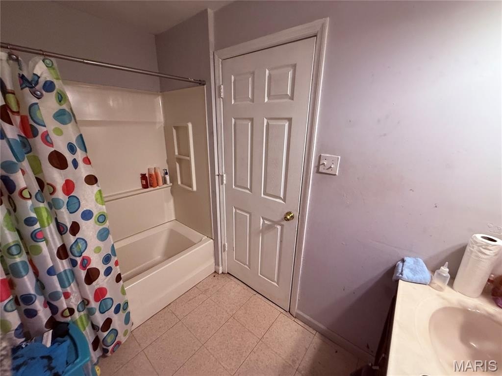 Single Family 2BR 2BA - 2148 Oakdale Avenue, St Louis, MO