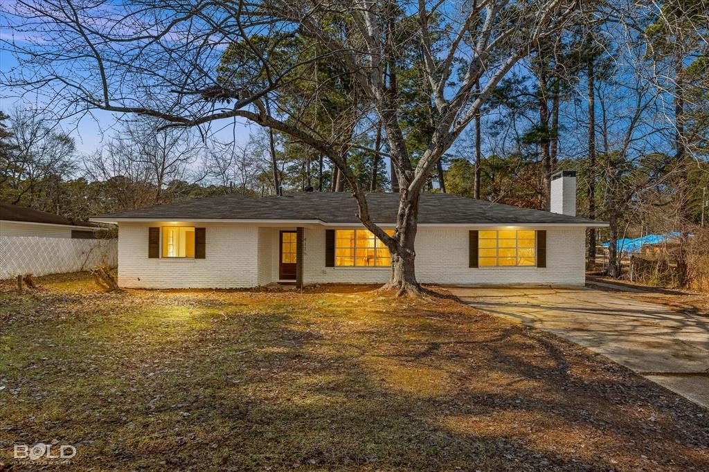 Single Family 3BR 2BA - 4136 Pines Road, Shreveport, LA