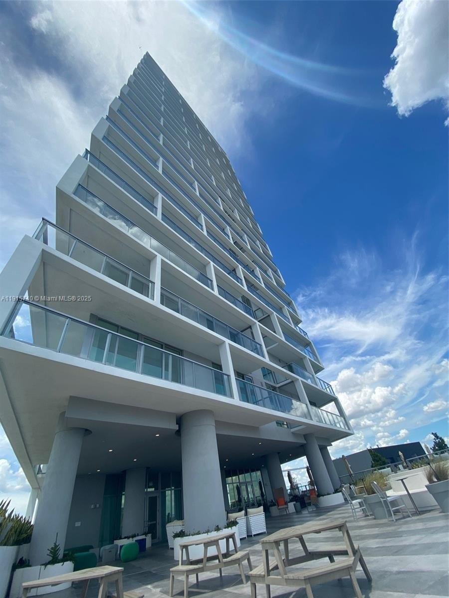 Condo 2BR 2BA - 2000 Metropica Way, Sunrise, FL