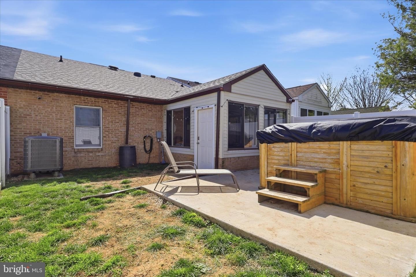 Single Family 2BR 2BA - 18008 PUTTER DR, HAGERSTOWN, MD