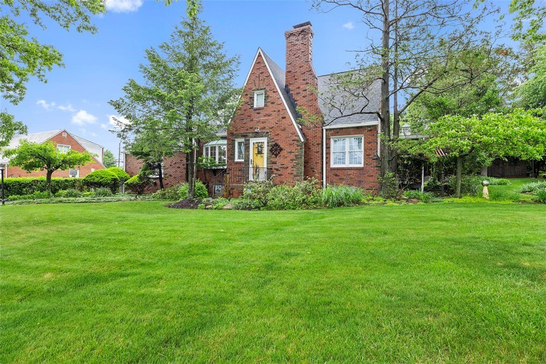 Single Family 3BR 3BA - 6603 Brownsville Rd, South Park, PA