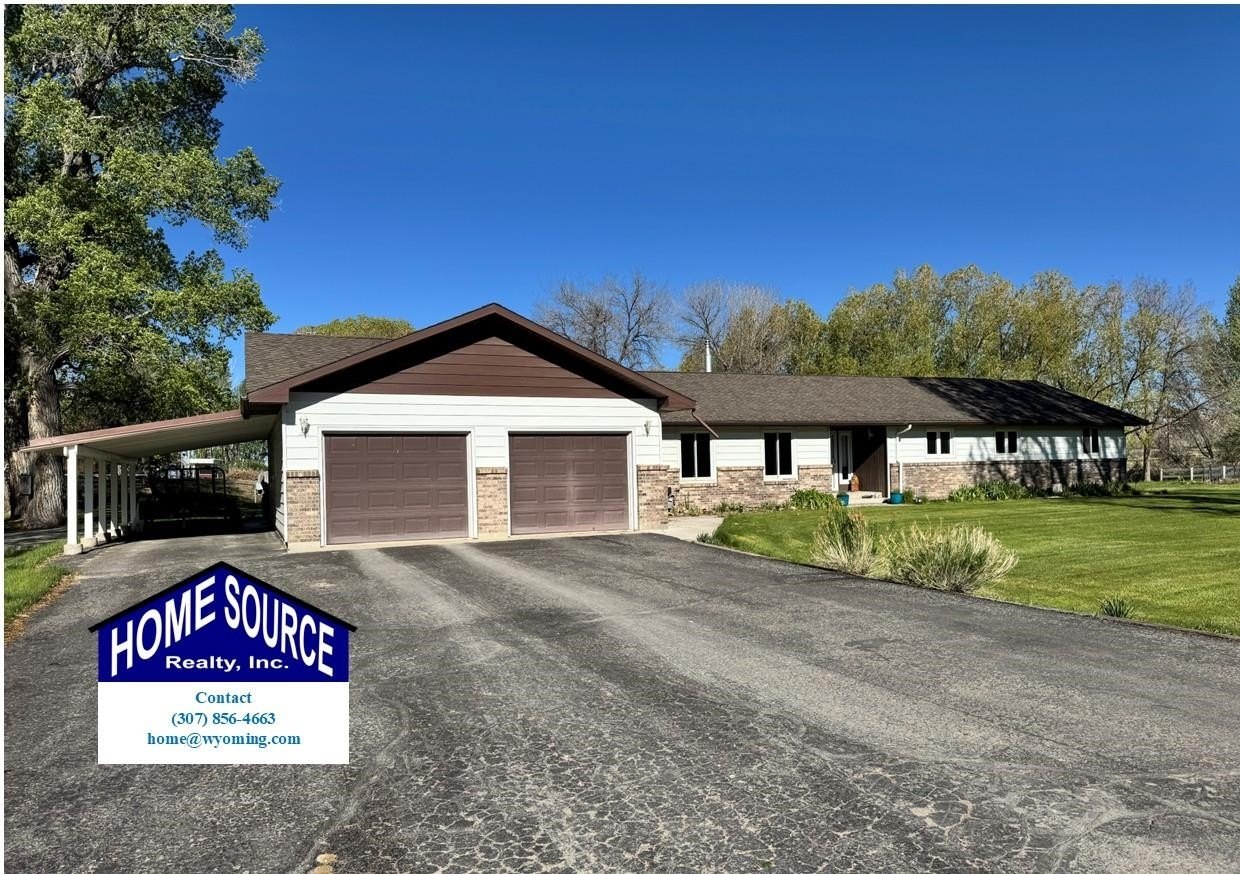 Single Family 3BR 3BA - 635 W Mountain View Dr, Riverton, WY