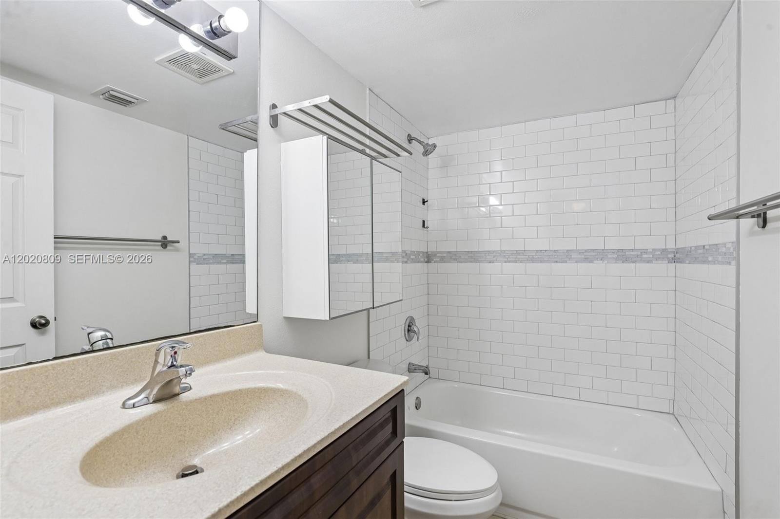 Condo 3BR 2BA - 6235 SW 47th Mnr, Davie, FL