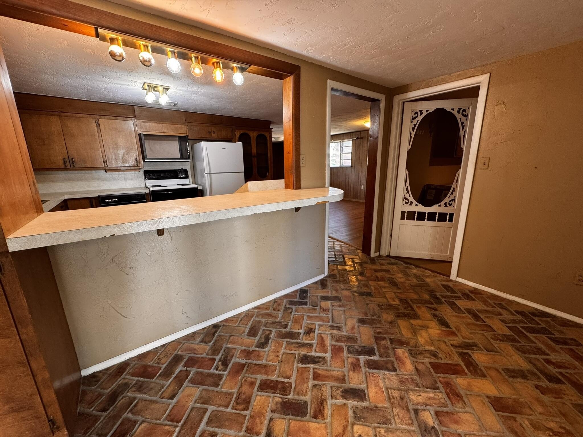Single Family 4BR 2BA - 1604 Ennis St, Plainview, TX