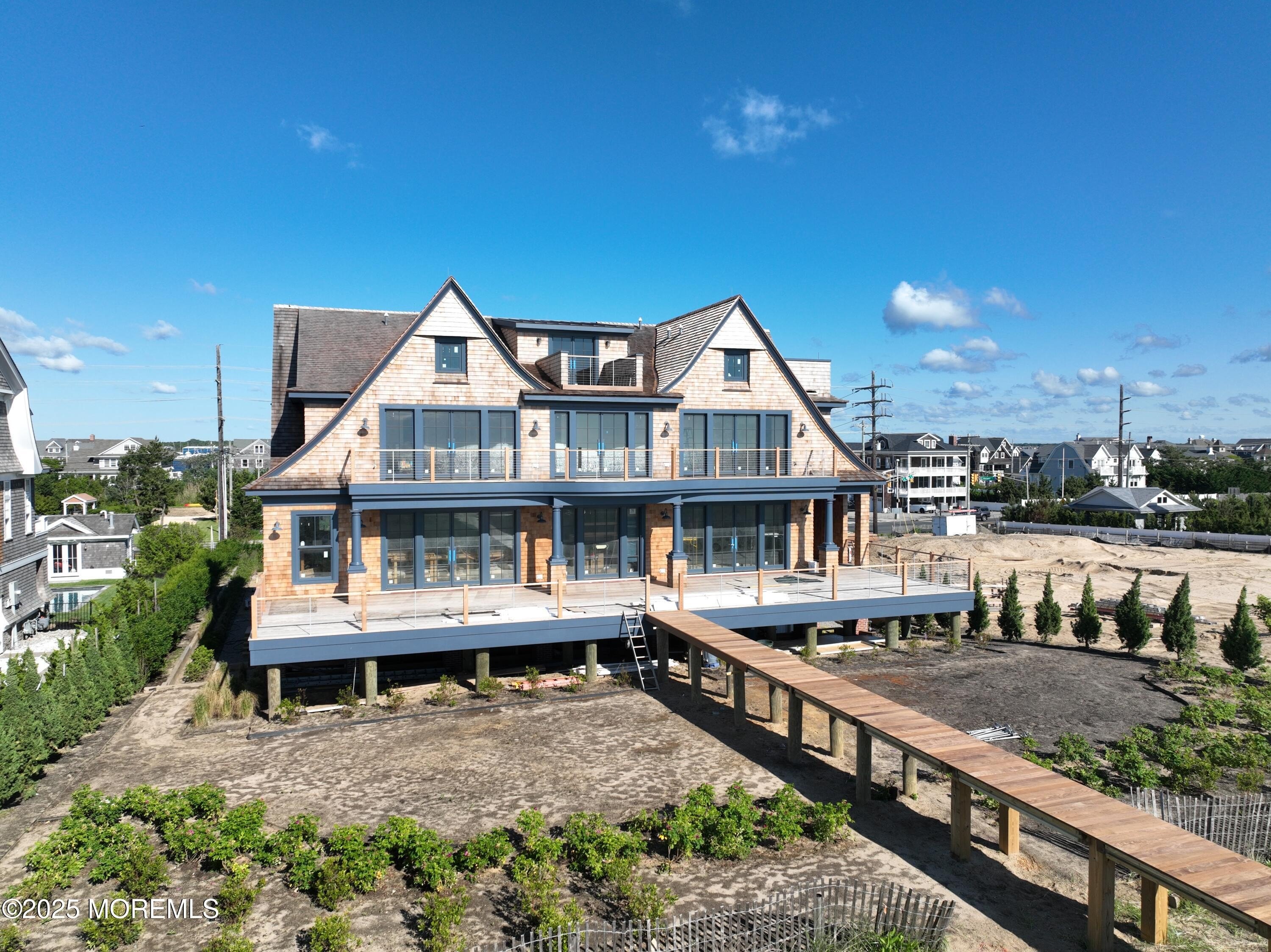 Single Family 7BR 8BA - 1207 Ocean Avenue, Mantoloking, NJ