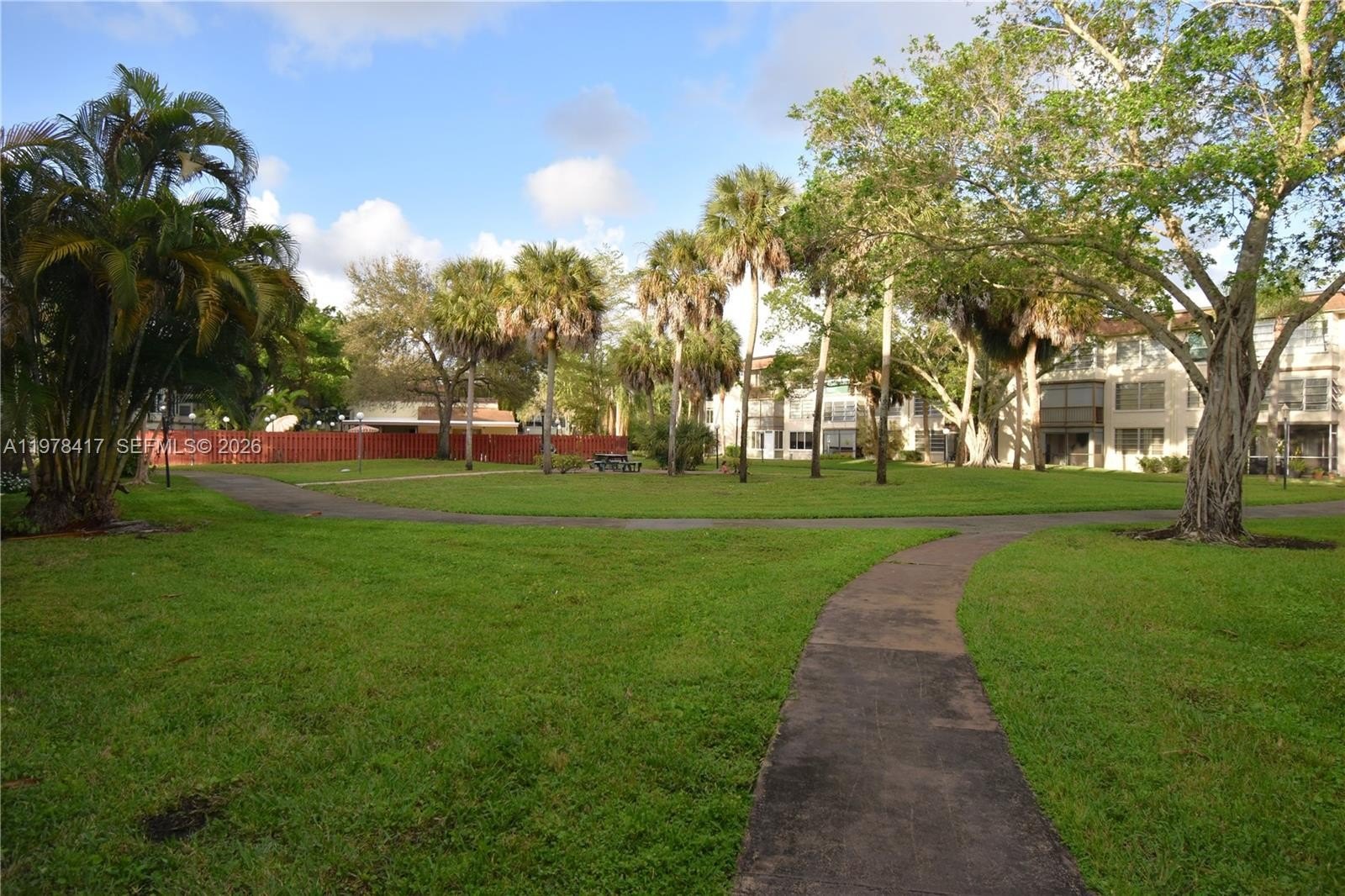 Condo 2BR 2BA - 7500 NW 17th St, Plantation, FL