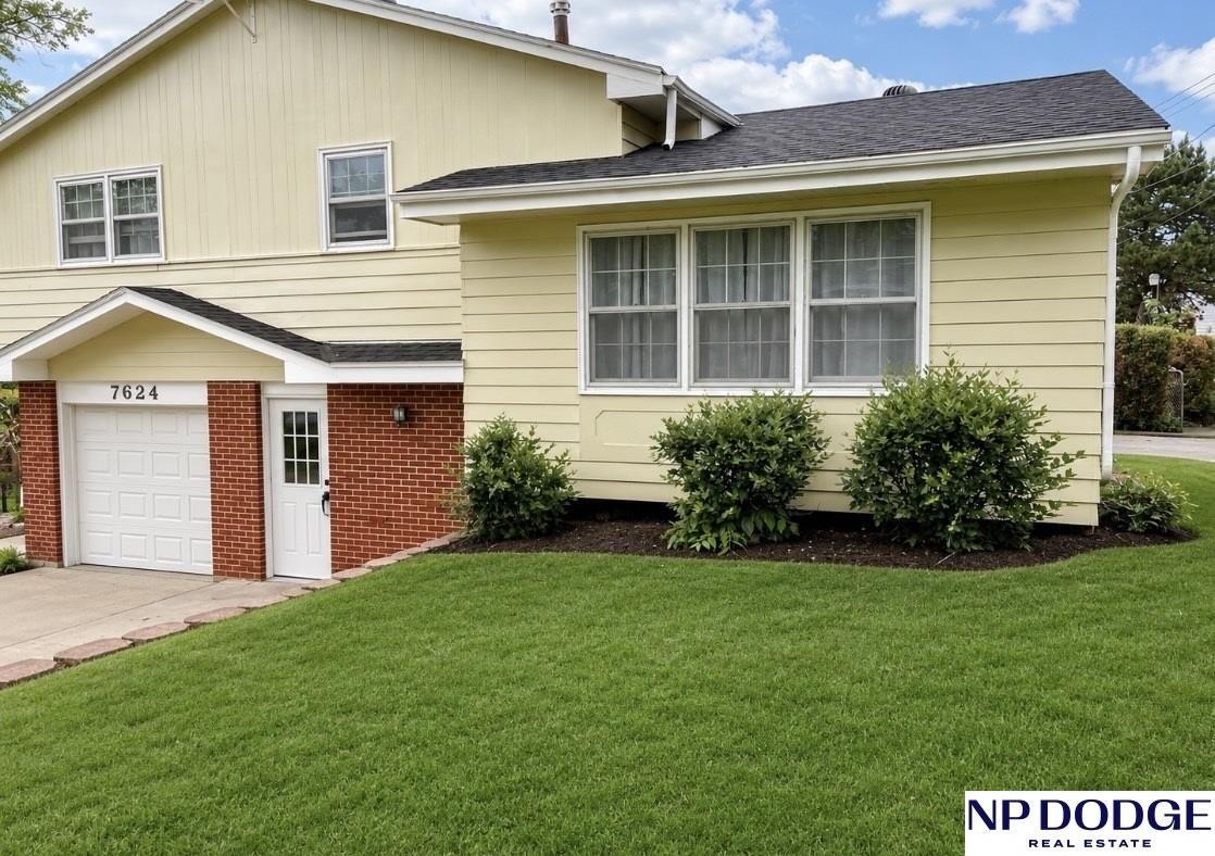 Single Family 4BR 2BA - 7624 Nebraska Avenue, Omaha, NE