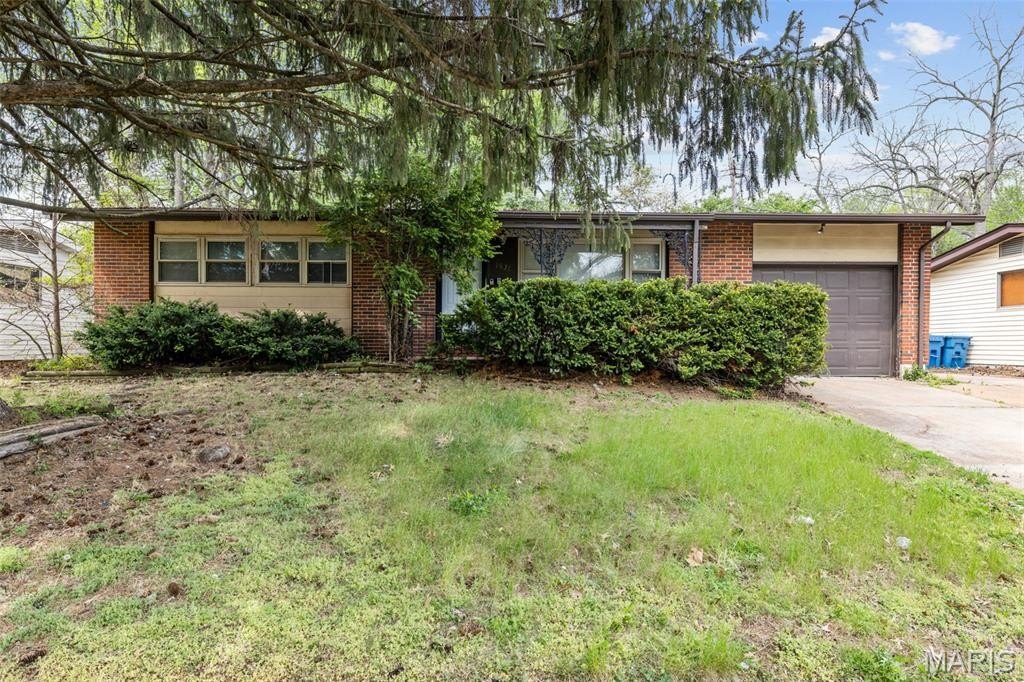 Single Family 3BR 1BA - 1631 Chesley Drive, Dellwood, MO