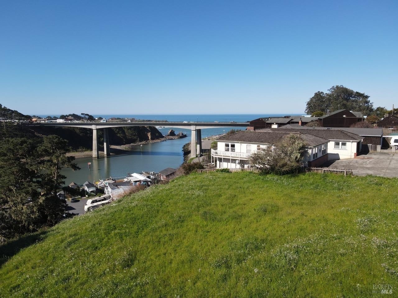 Single Family 3BR 3BA - 300 N Harbor Drive, Fort Bragg, CA