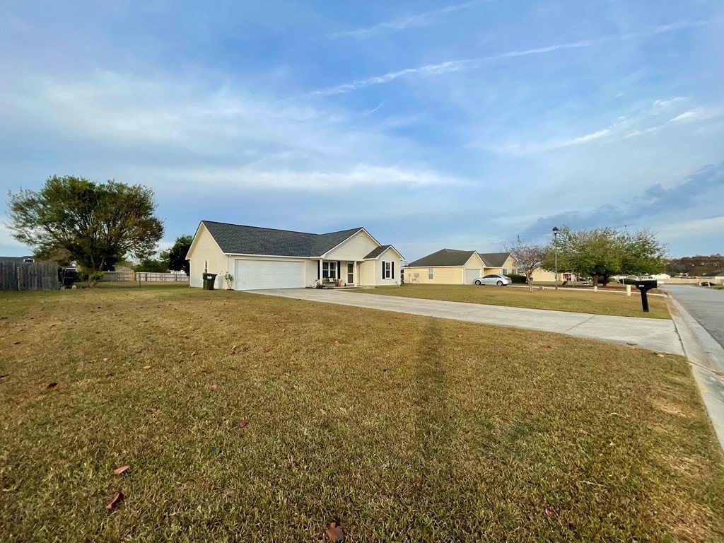 Single Family 3BR 2BA - 3716 Kendall Court, Valdosta, GA