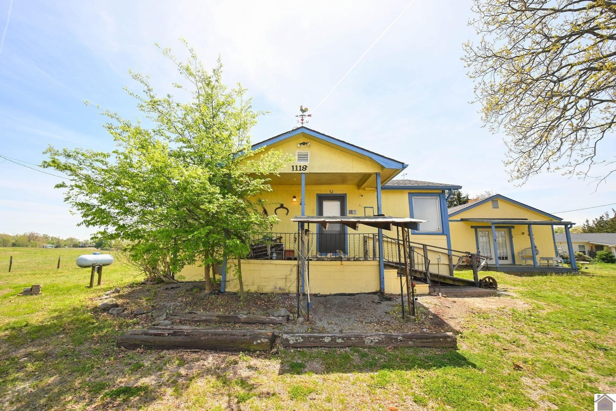 Single Family 4BR 3BA - 1119 Rowlett Trail, Murray, KY
