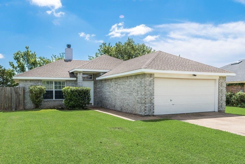 Single Family 2BR 2BA - 1415 S Medora Street, Terrell, TX