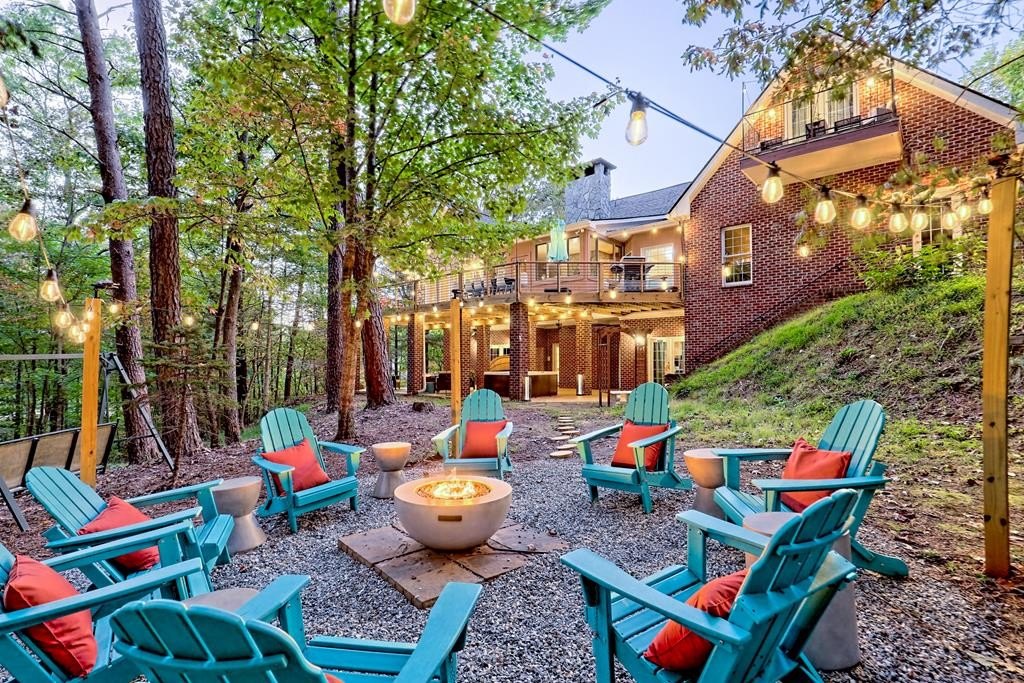 Single Family 7BR 6BA - 280 Wilfar Strasse, Helen, GA