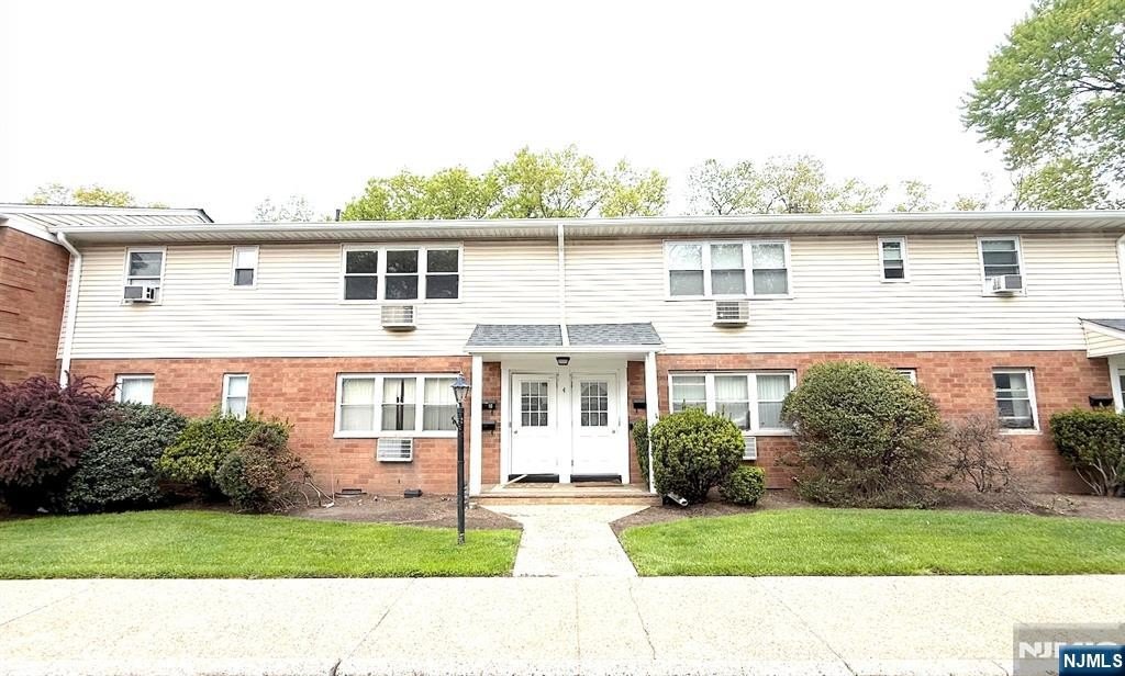 Condo 2BR 1BA - 4 Lakeview, Leonia, NJ