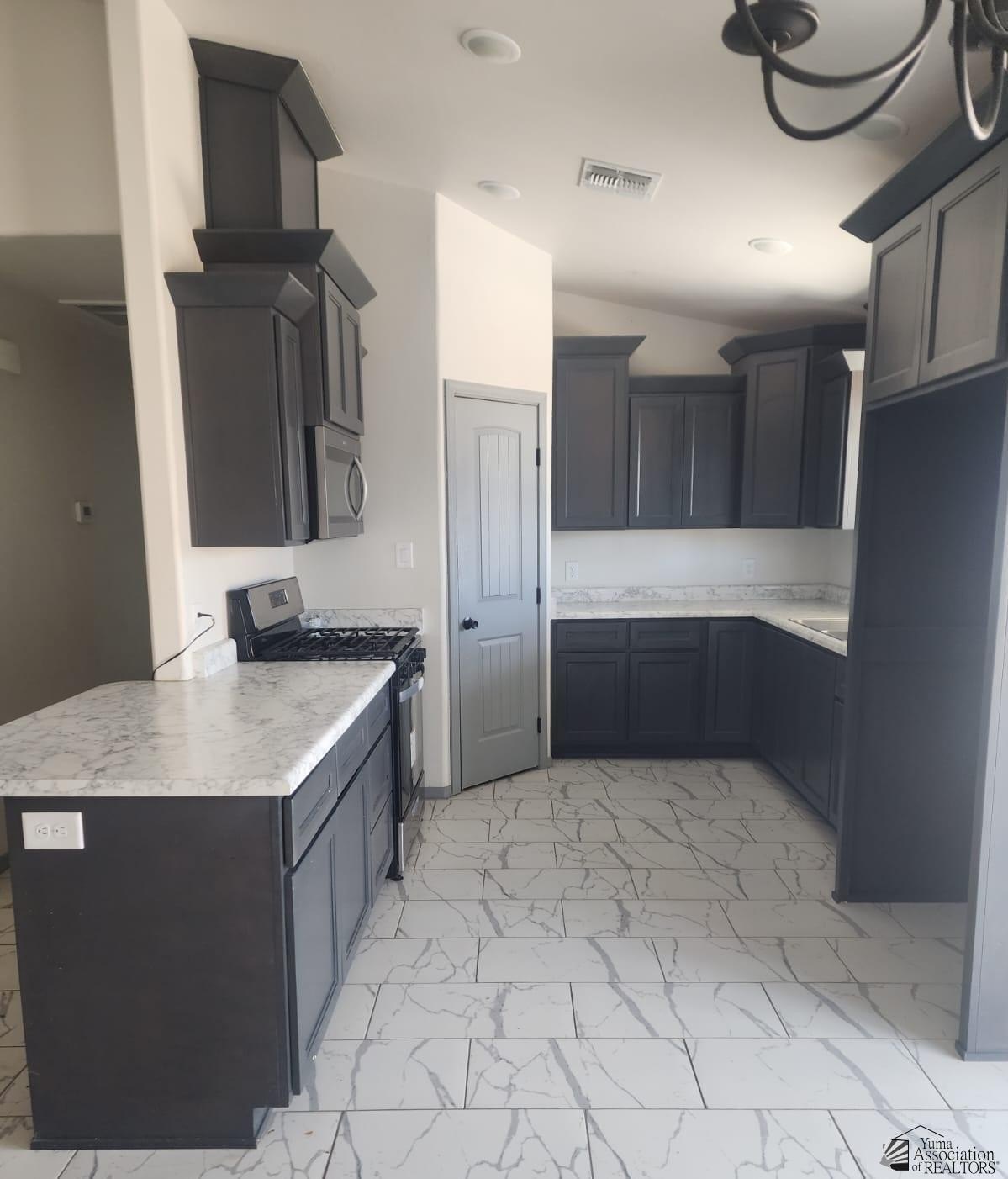 Single Family 3BR 2BA - 4180 E SAN GABRIEL ST, Yuma, AZ