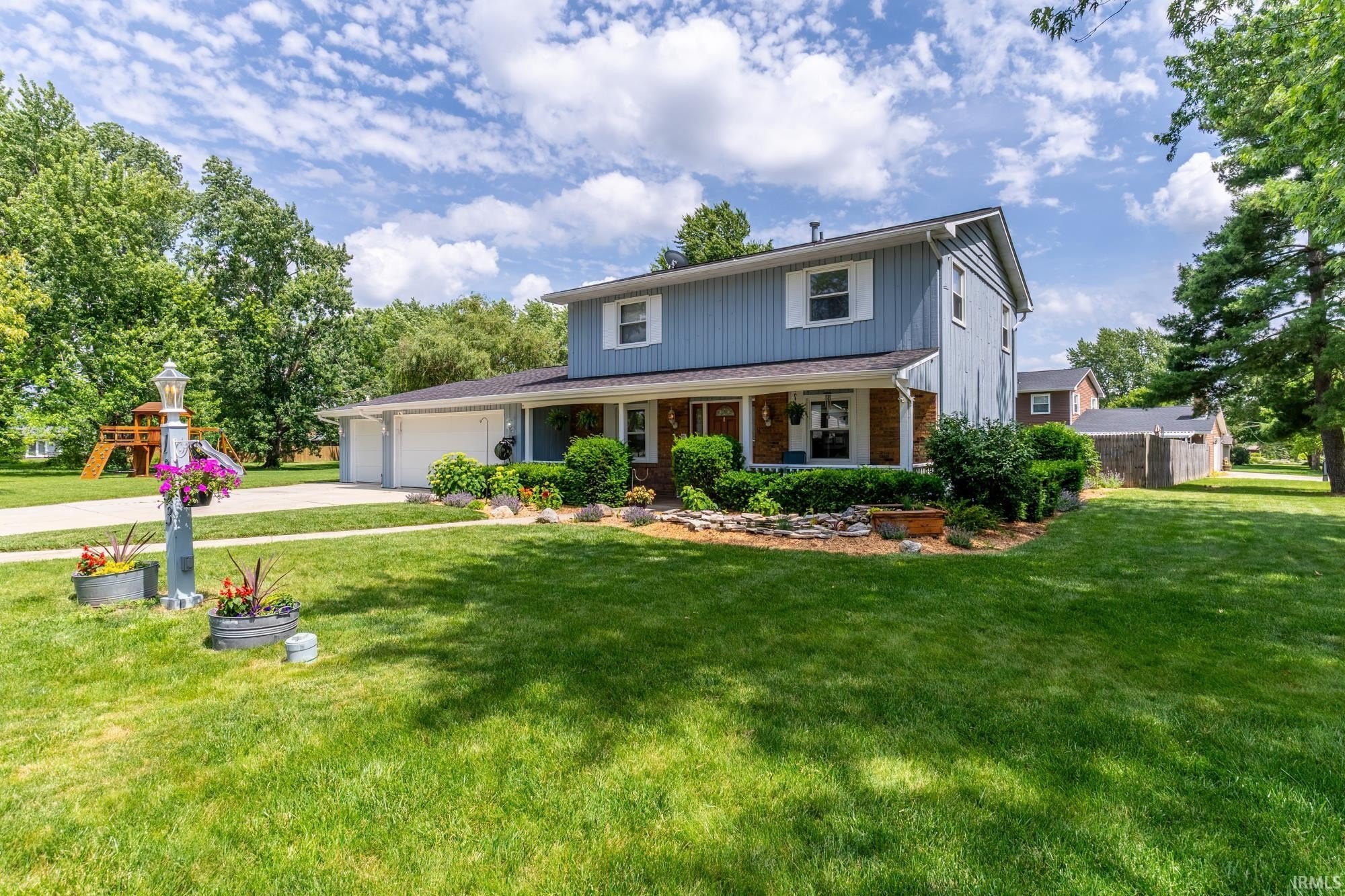 Single Family 4BR 3BA - 1353 Fawn Drive, Fort Wayne, IN