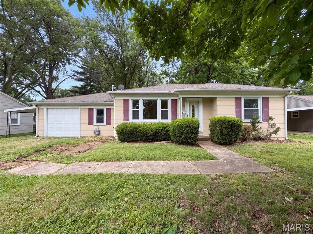 Single Family 2BR 1BA - 1607 N 17th Street, Belleville, IL
