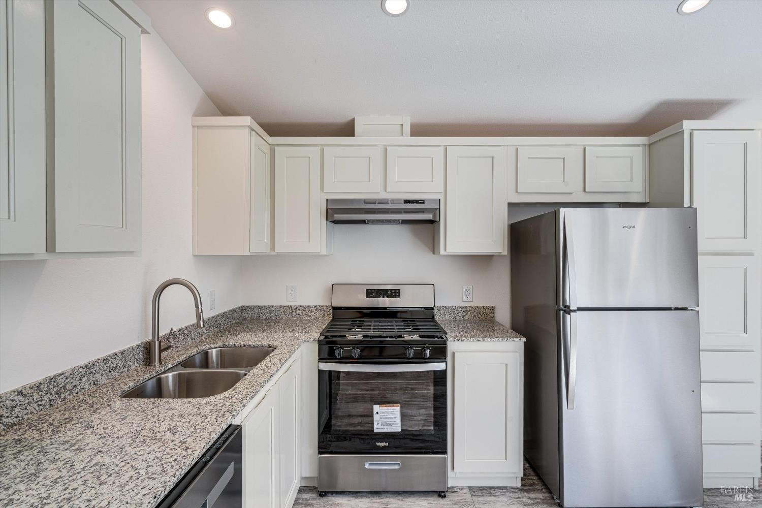 Manufactured Housing 2BR 1BA - 101 Colgan Avenue, Santa Rosa, CA