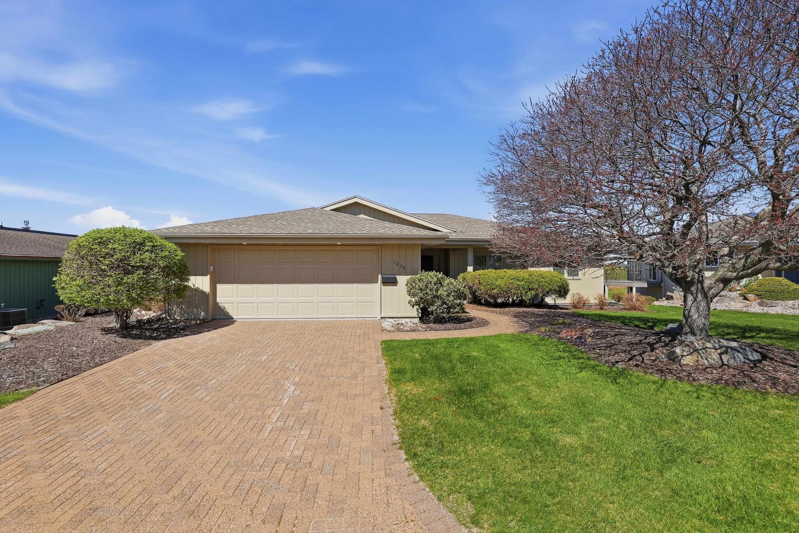 1038 Easthill Dr