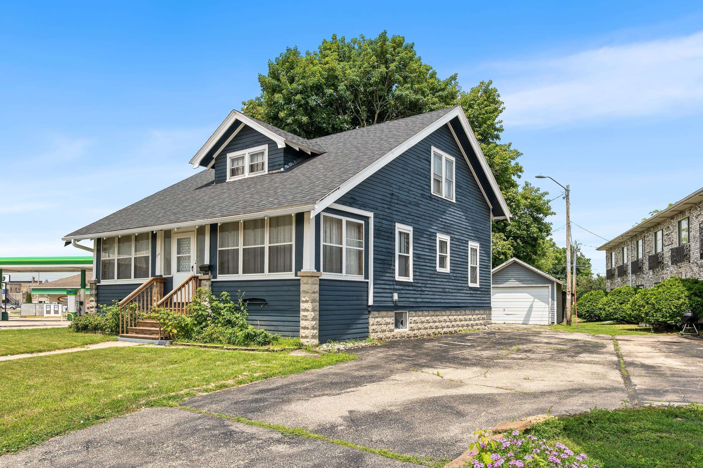 Single Family 5BR 2BA - 216 E Fond du Lac Street, Ripon, WI