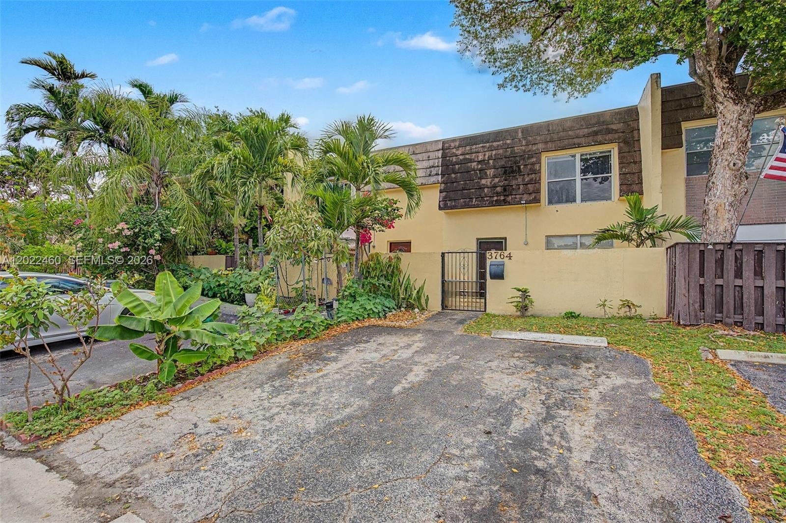 Condo 3BR 2BA - 3764 SW 60th Ter, Davie, FL