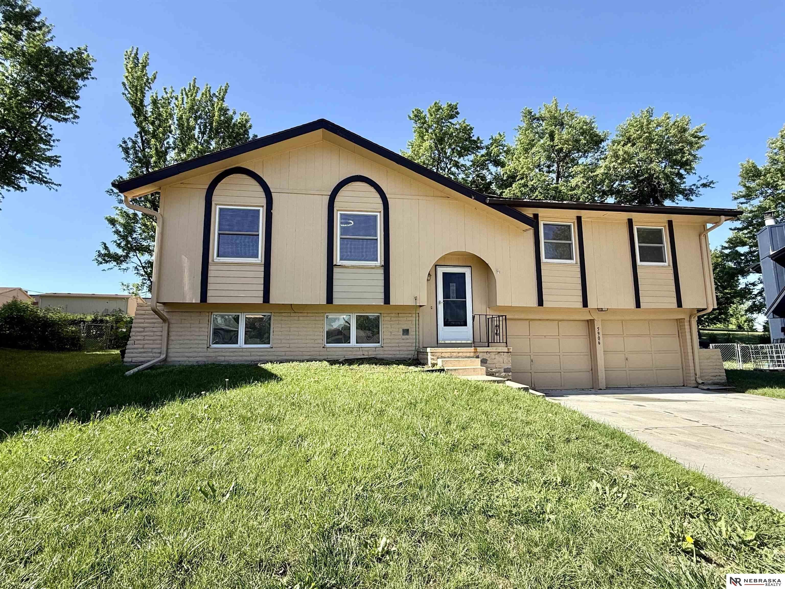 Single Family 3BR 3BA - 5906 N 110th Circle, Omaha, NE