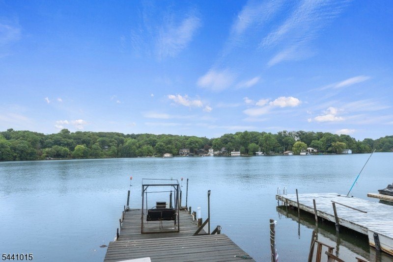Single Family 1BR 1BA - 308 Lakeside Ave, Hopatcong Boro, NJ