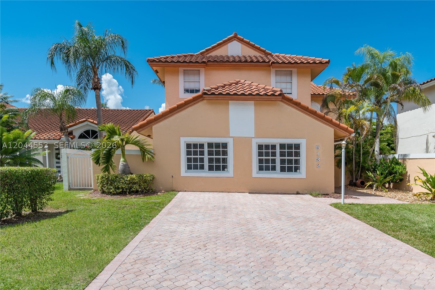 Single Family 5BR 3BA - 5132 NW 106th Ave, Doral, FL