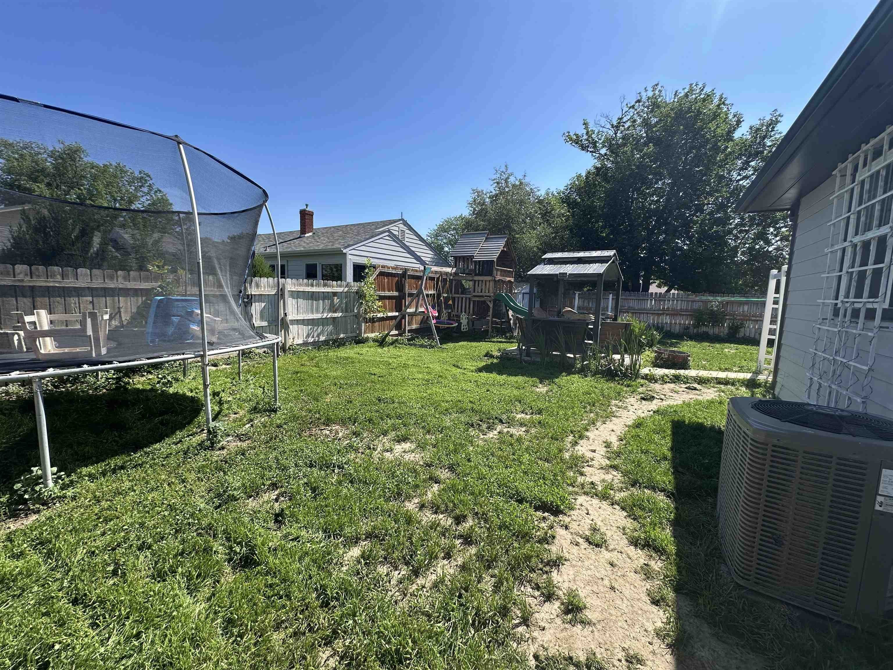 Single Family 3BR 3BA - 2301 E D Street, Torrington, WY